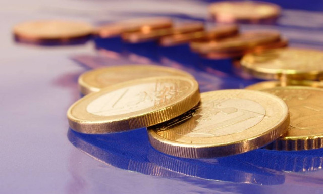 Σε ποσοστό 0,14% υποχωρεί το ευρώ και διαμορφώνεται στα 1,1134 δολάρια