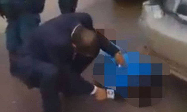 Μακάβριο λάθος: Ρεπόρτερ πήγε να πάρει δηλώσεις από νεκρό άνδρα (video)