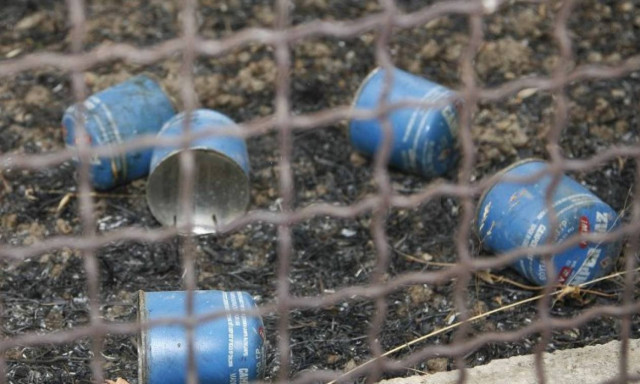 Επίθεση με γκαζάκια στα γραφεία του ΣΥΡΙΖΑ στην Κυψέλη