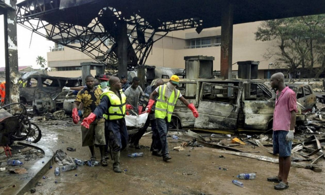 Γκάνα: 150 νεκροί από την έκρηξη σε πρατήριο καυσίμων στην Άκρα