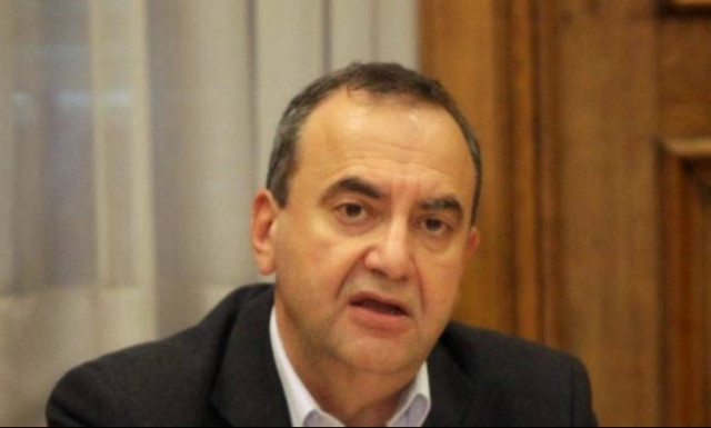 Στρατούλης: Οι δανειστές ζητούν συντάξεις 300 ευρώ και επικουρικές 30 ευρώ