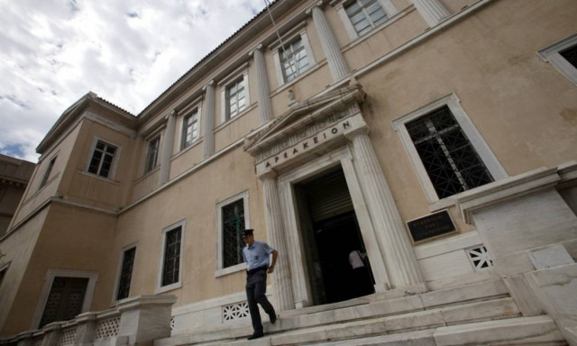 Πολύτεκνος με 16 παιδιά ζητεί από το ΣτΕ αφορολόγητο όριο