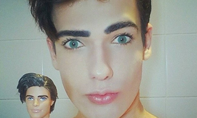 «Έφυγε» από τη ζωή ο 20χρονος που ήθελε να μοιάσει στον Κεν (video)