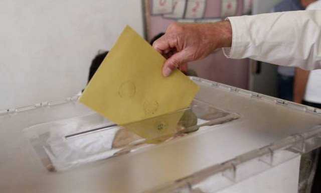 Τουρκία: Πλήγμα για τον Ερντογάν - Χάνει την αυτοδυναμία