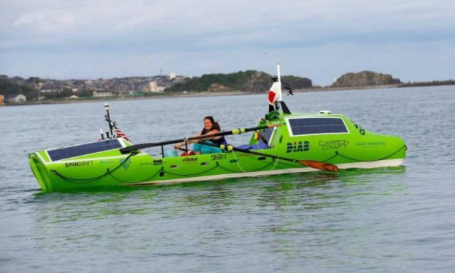 Ξεκίνησε να διασχίσει τον Ειρηνικό... κωπηλατώντας (video)