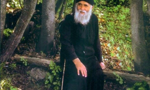 Προφητεία Παΐσιου για ΕΕ: «Δώδεκα χαλιά ακόμα και αν τα ράψεις δεν γίνονται ένα»