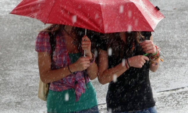 Ποιο καλοκαίρι; Καταιγίδες και χαλάζι την Τρίτη (9/6)