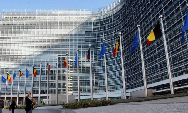 Η Κομισιόν ζητάει χρόνο για να εξετάσει τις νέες προτάσεις της Ελλάδας
