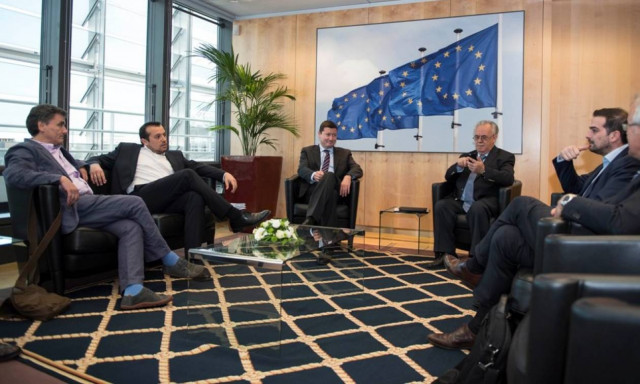 Συμπληρωματικά κείμενα για χρέος και δημοσιονομικό κενό από την κυβέρνηση