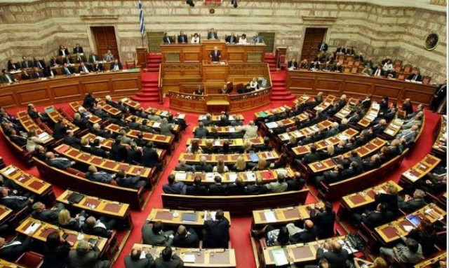 Βουλή: Ξεκίνησε η συζήτηση για την ιθαγένεια στα παιδιά μεταναστών δεύτερης γενιάς