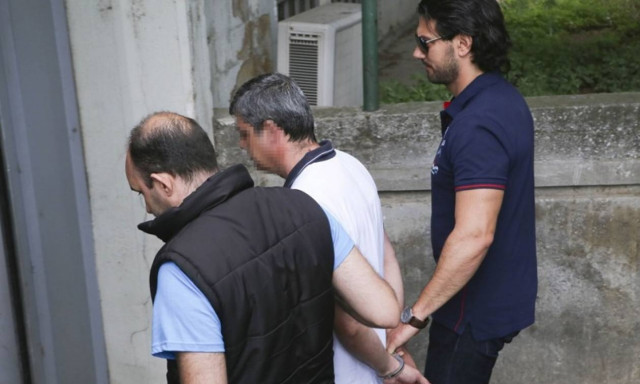 Ζητά να δει ψυχίατρο ο παιδοκτόνος αστυνομικός που στραγγάλισε την κόρη του