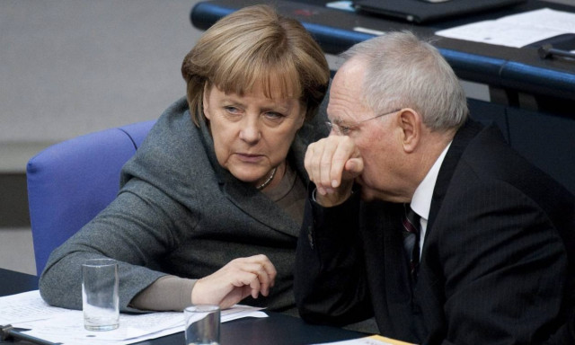 Handelsblatt: Το μεγάλο χάσμα Μέρκελ και Σόιμπλε για την Ελλάδα