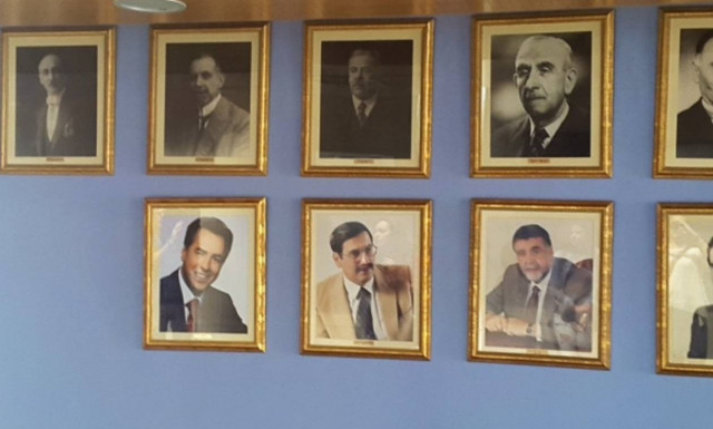 «Αποκαθήλωση» φωτογραφιών δημάρχων  που καταδικάστηκαν για κακουργήματα