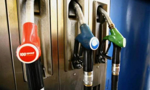 Τέσσερις συλλήψεις για λαθρεμπόριο υγρών καυσίμων στην Αττική