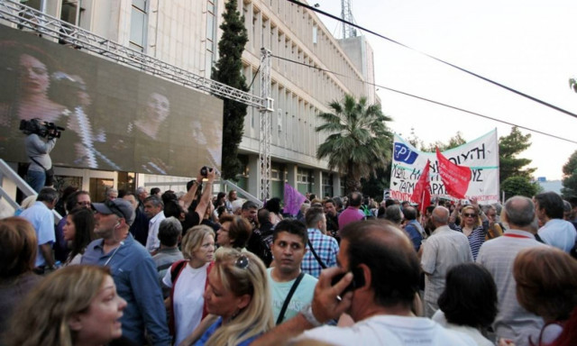 Βαρουφάκης και Μακρή στη γιορτή για την επαναλειτουργία της ΕΡΤ (photos)