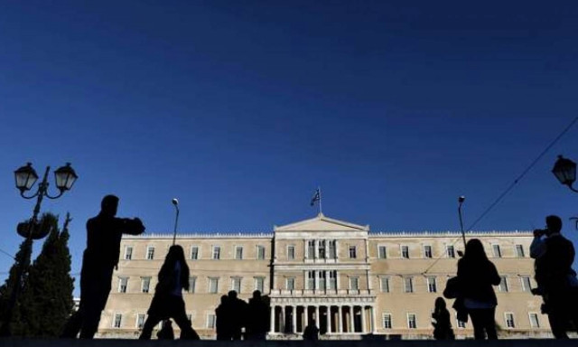 Συγκλονιστική μαρτυρία: «10.000 αυτοκτονίες από την κρίση, η τελευταία ήταν του παιδιού μου» (video)