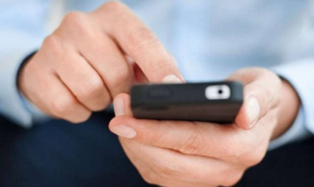 Σοκ: 59χρονος διατηρούσε σχέση με 15χρονη -  Τα μηνύματα που τον «πρόδωσαν»