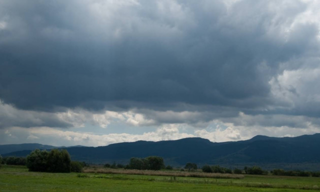 Με συννεφιά, βροχές και μικρή άνοδο της θερμοκρασίας ο καιρός σήμερα (11/6)