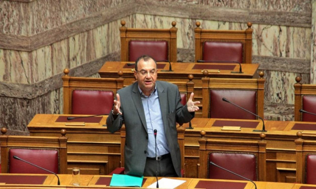 «Σκληρή» απάντηση Στρατούλη στο ΔΝΤ: Κάτω από το όριο της φτώχειας οι μισοί συνταξιούχοι