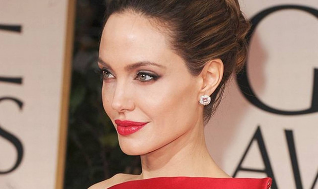 Η Τζολί στο πλευρό των θυμάτων βιασμών στις εμπόλεμες ζώνες