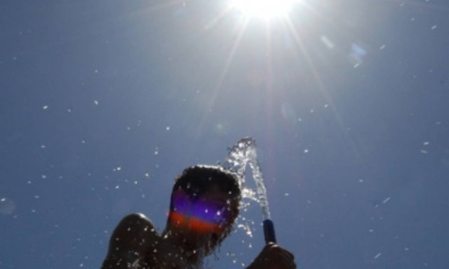 Καιρός: «Δυναμικά» μπαίνει το καλοκαίρι – Καύσωνας προ των πυλών