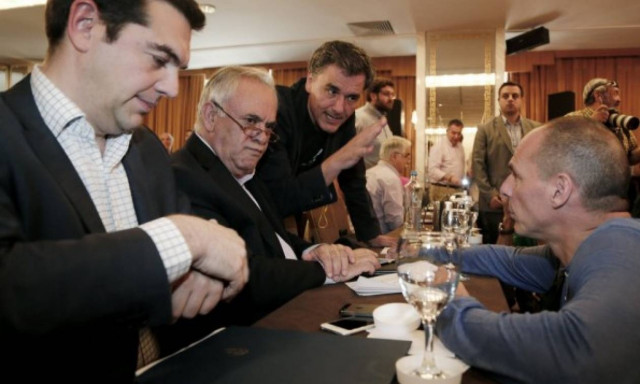 Σκληρό «πόκερ» για συμφωνία στις Βρυξέλλες