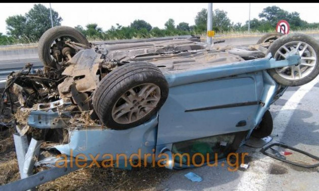 Σοβαρό τροχαίο στην Εγνατία στο κόμβο Νησελίου (photos)