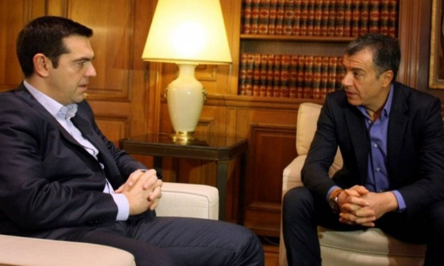 Θεοδωράκης σε Τσίπρα: Κάνε κάτι για να μην καταστραφούμε