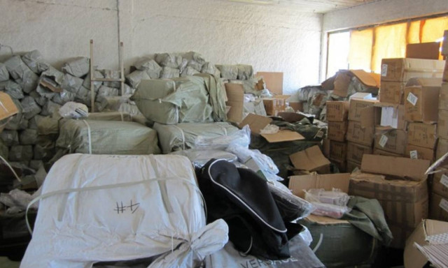Δύο αποθήκες έκρυβαν περισσότερα από 700.000 προϊόντα «μαϊμού» (Photos και Video)