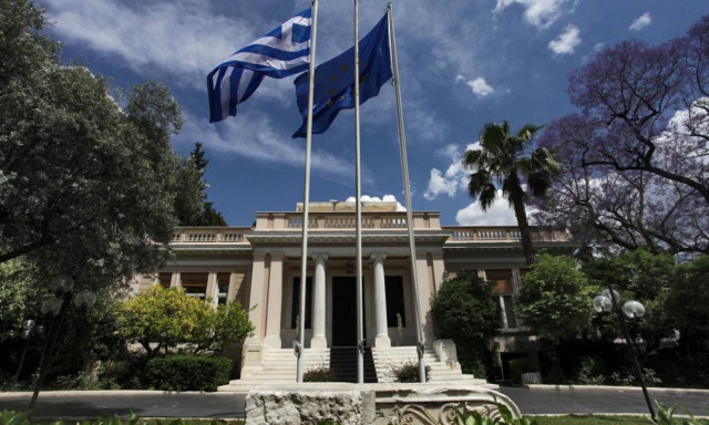 Μαξίμου: Είμαστε ανά πάσα στιγμή έτοιμοι, ας μας καλέσουν οι θεσμοί