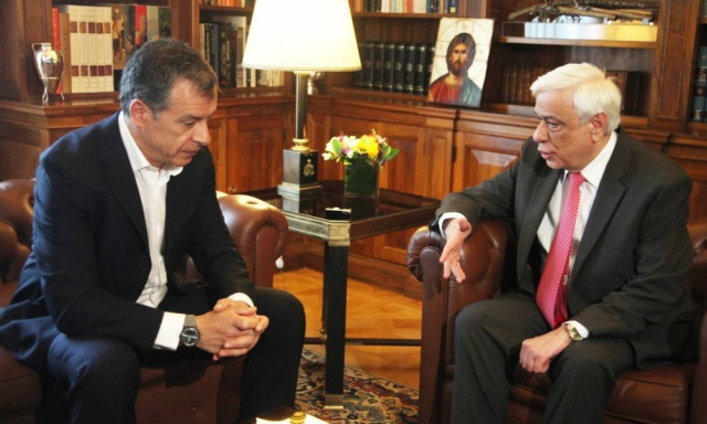 Στον Πρόεδρο της Δημοκρατίας ο Σταύρος Θεοδωράκης