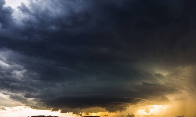 Η «τέχνη» της καταιγίδας (video)