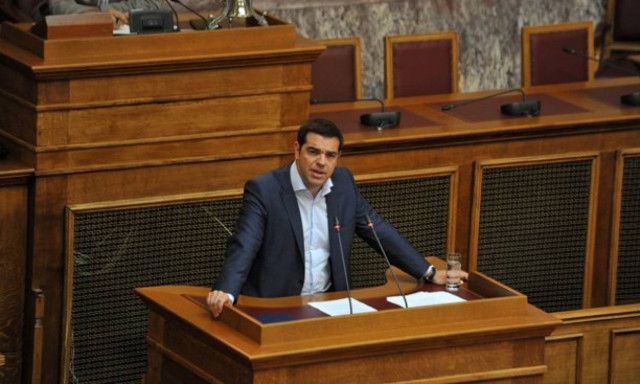 Bloomberg: Ο Τσίπρας πέταξε το γάντι στους πιστωτές