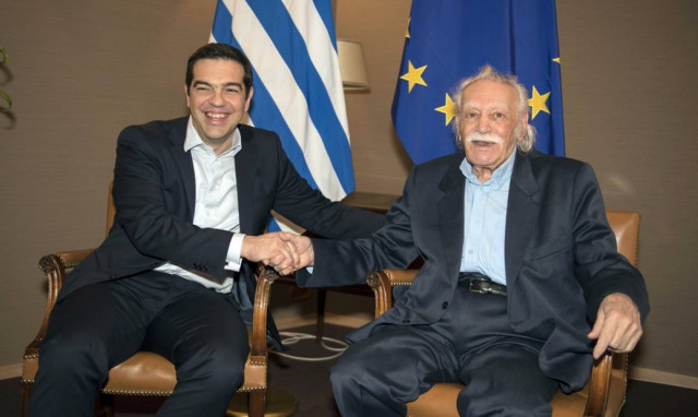 Παραιτείται από ευρωβουλευτής ο Μανώλης Γλέζος