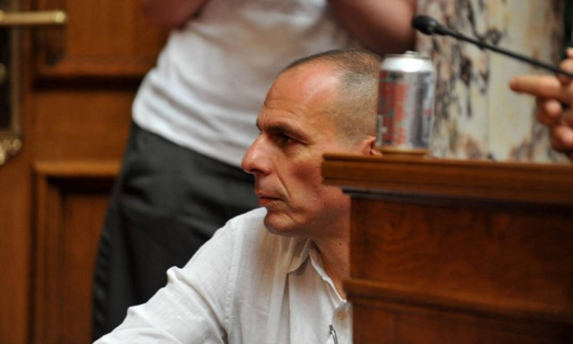 Βαρουφάκης: Ο Γιούνκερ δεν λέει ψέματα, απλώς δεν διάβασε το μνημόνιο κι αυτός