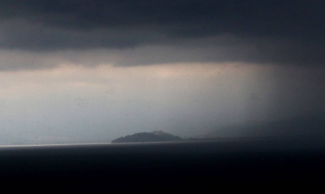 Φθινοπωρινό το σκηνικό και την Παρασκευή – Πού θα χτυπήσει η κακοκαιρία