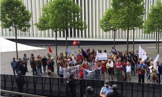 Λουξεμβούργο: Διαδήλωση υπέρ της Ελλάδας ενώ συνεδριάζει το Eurogroup