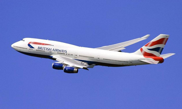 Ταξίδευε για 11 ώρες σε τροχό αεροπλάνου και έπεσε στο κενό τη στιγμή της προσγείωσης