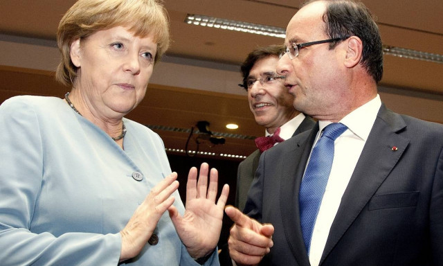 Τηλεφωνική επικοινωνία Μέρκελ – Ολάντ για την Ελλάδα