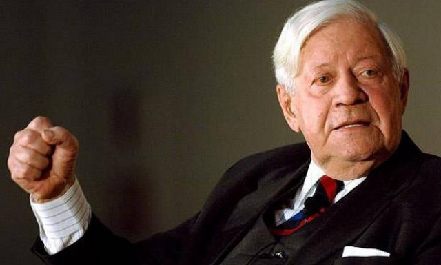 Χέλμουτ Σμιτ: Οι πολεμικές αποζημιώσεις δεν έχουν κλείσει ούτε νομικά