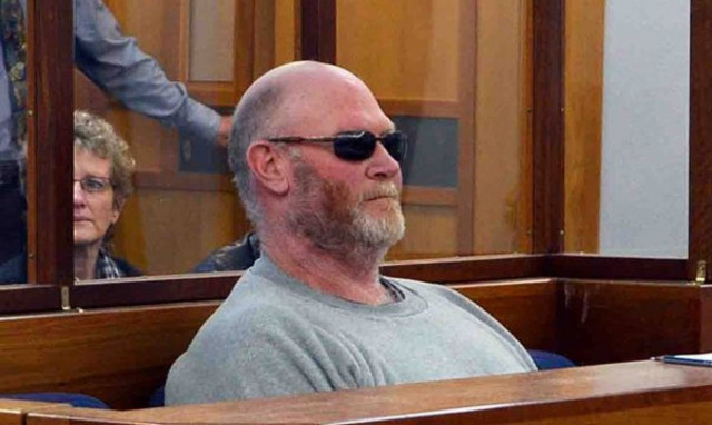 Τους έβγαζε τα δόντια με πένσα την ώρα του σεξ