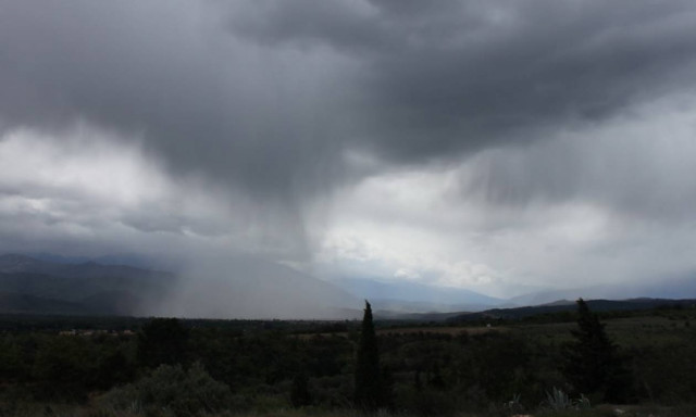 Επιμένει ο φθινοπωρινός καιρός – Υποχωρούν σταδιακά τα έντονα φαινόμενα