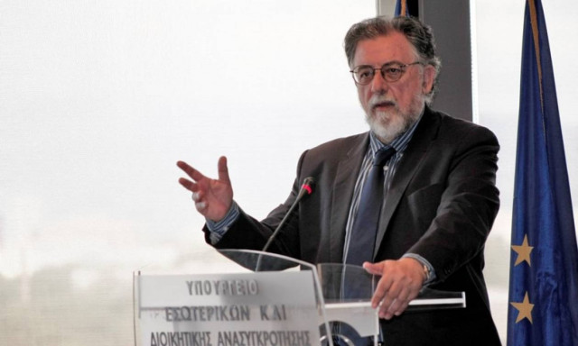 Πανούσης: Δεν ζούμε στην εποχή του Χότζα