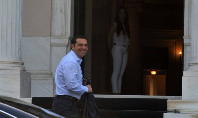 Κυβερνητικό Συμβούλιο με φόντο τη Σύνοδο Κορυφής