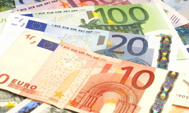 Ενισχύεται το ευρώ μετά την υποβολή των νέων ελληνικών προτάσεων