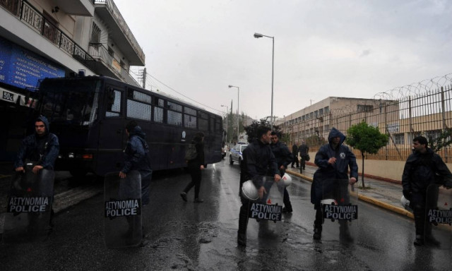 Επεισόδιο με κρατούμενους έξω από τις φυλακές Κορυδαλλού