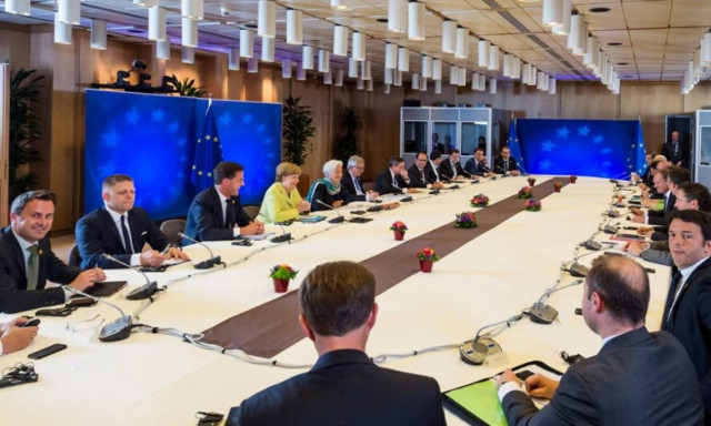 Bloomberg: Η ΕΕ αναμένεται να εξετάσει ανακούφιση του ελληνικού χρέους