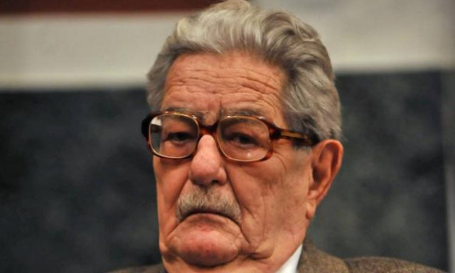 Σαν σήμερα γεννήθηκε ο Κώστας Αξελός