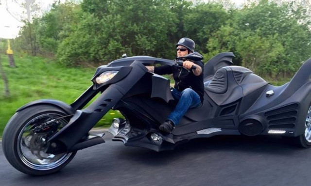 Batmobile μοτοσικλέτα για σένα (photos)