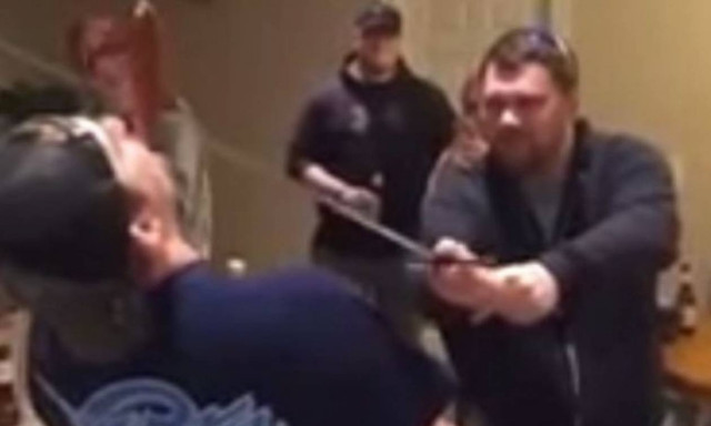 Σοκαριστικό βίντεο: Έκοψε τη μύτη φίλου του στα δύο με… σπαθί!